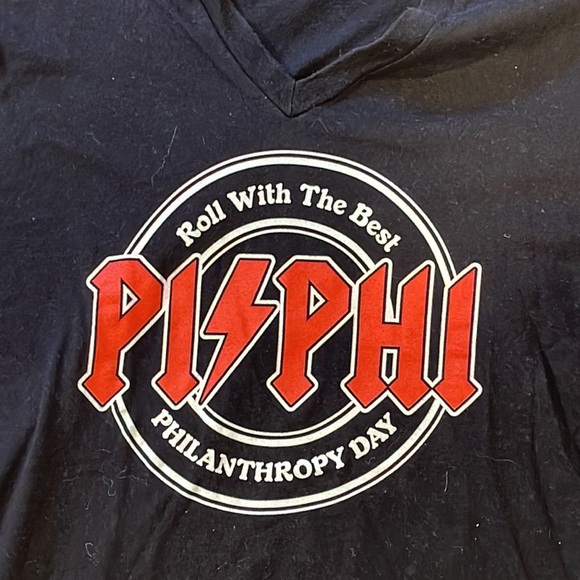 Pi ⚡️ Phi V-Neck Tee - Picture 2 of 3